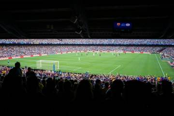 来回忆一下那年决赛0-2到2-2的过程，那场球真是厉害，至今觉得余音绕梁呀（配图示意）